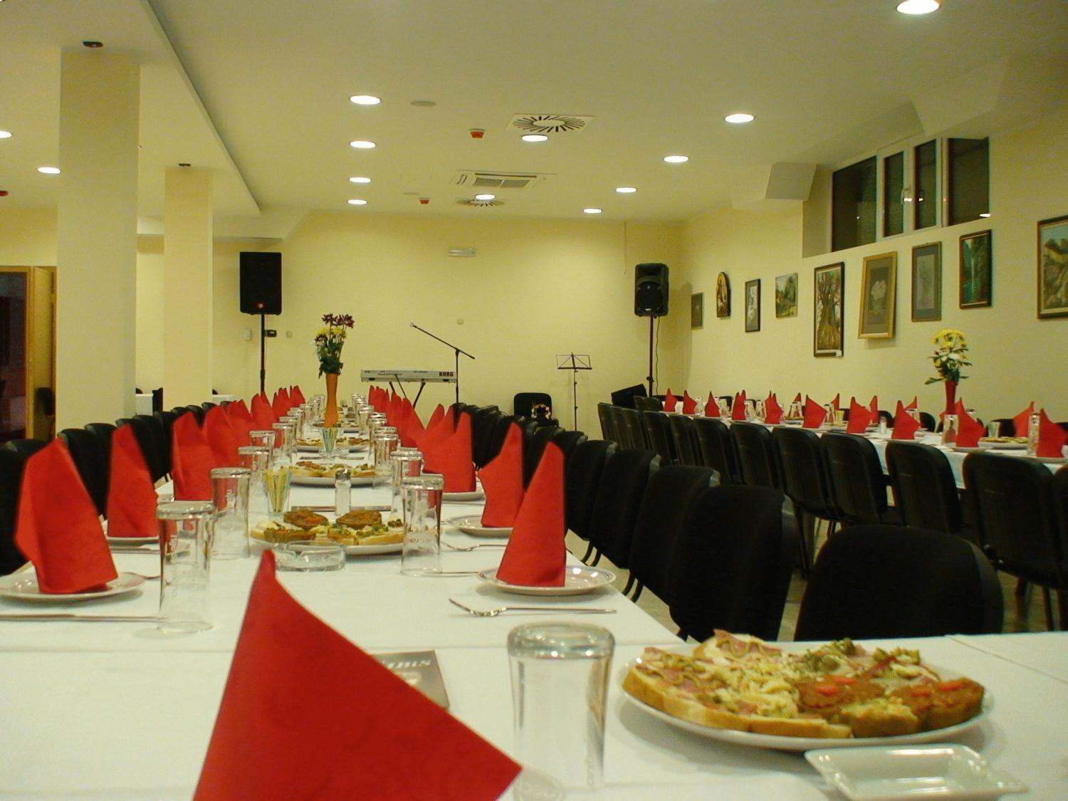 Mali Hotel Bambis Podgorica Extérieur photo