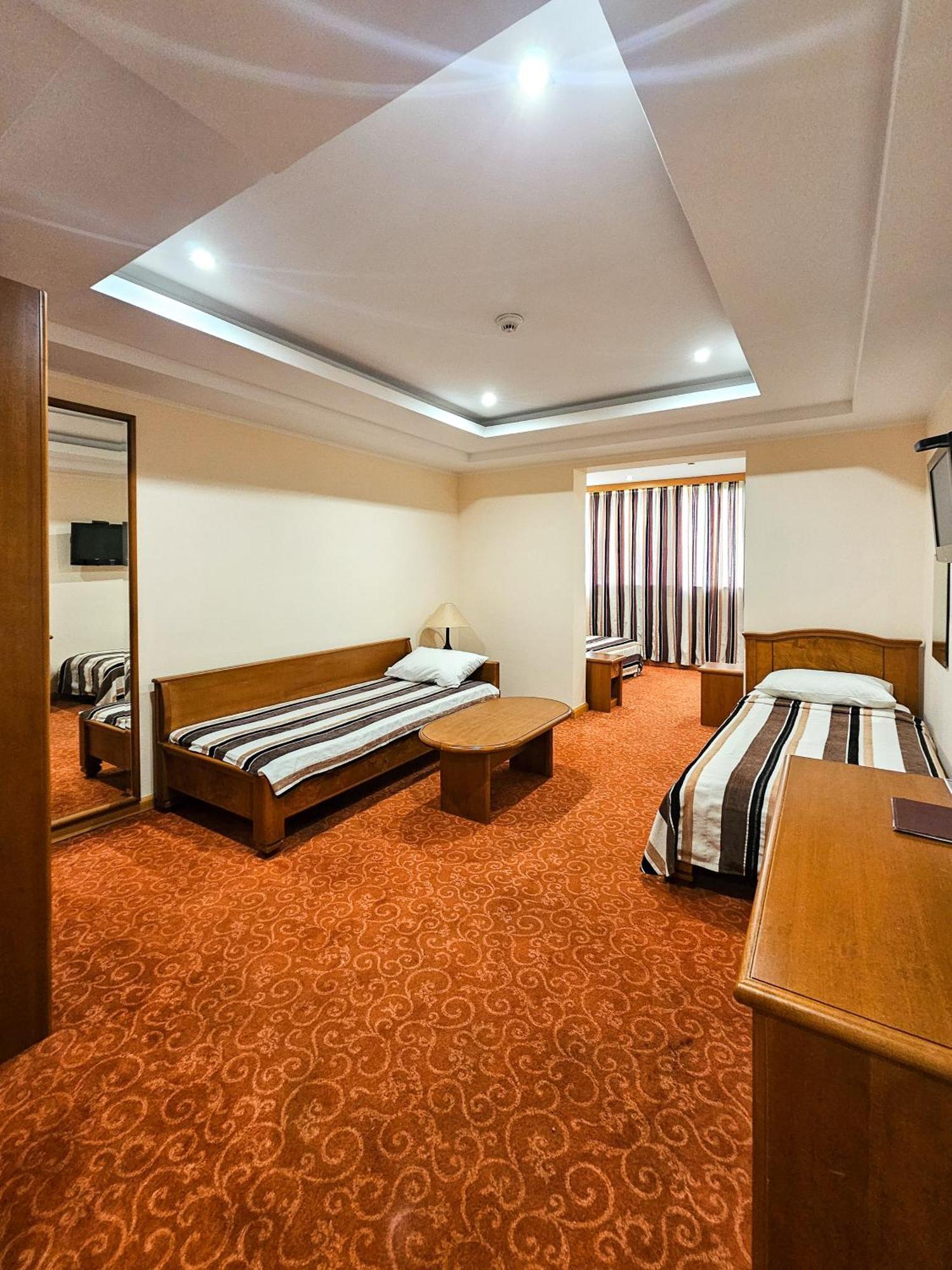 Mali Hotel Bambis Podgorica Extérieur photo