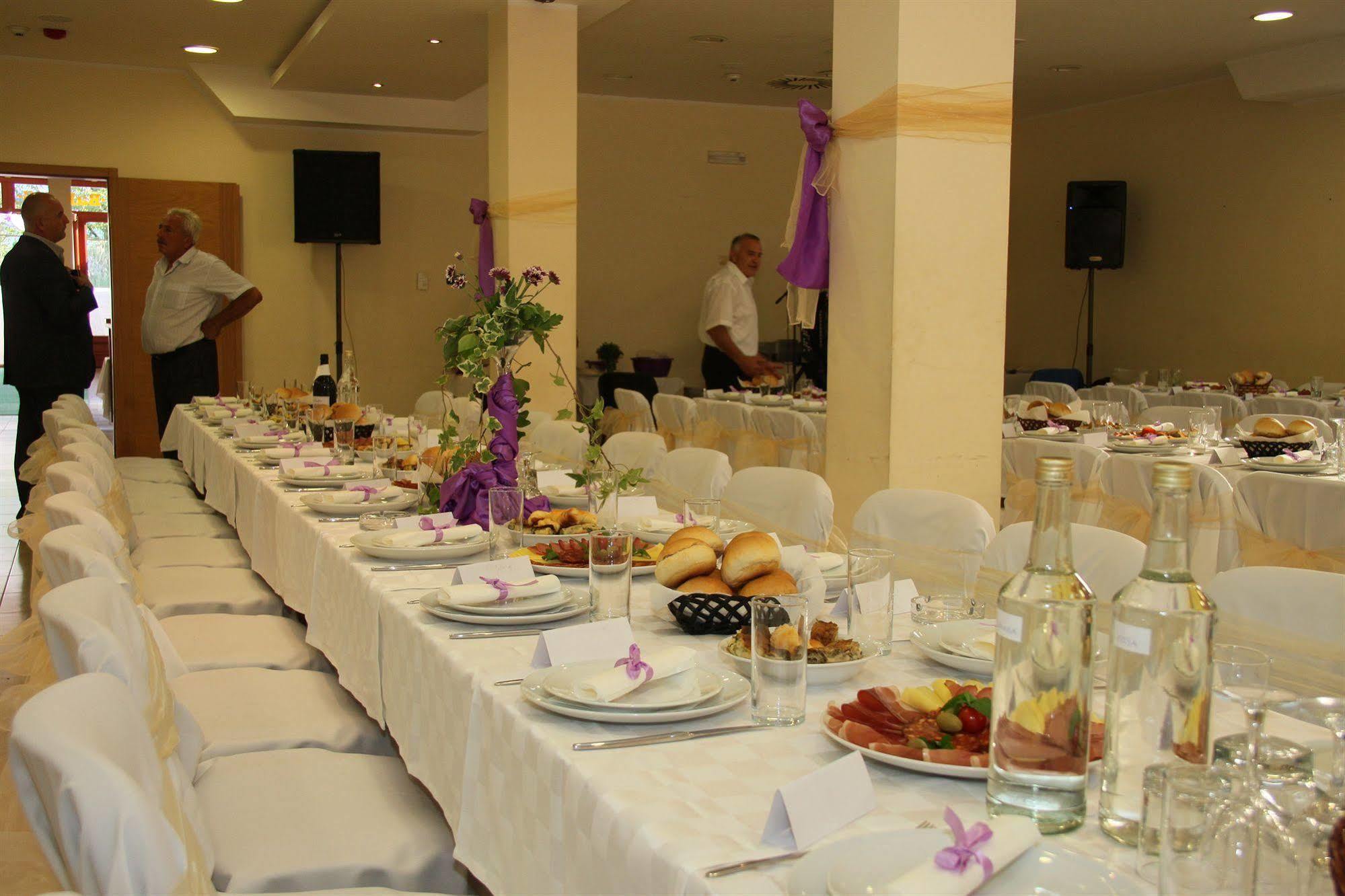 Mali Hotel Bambis Podgorica Extérieur photo