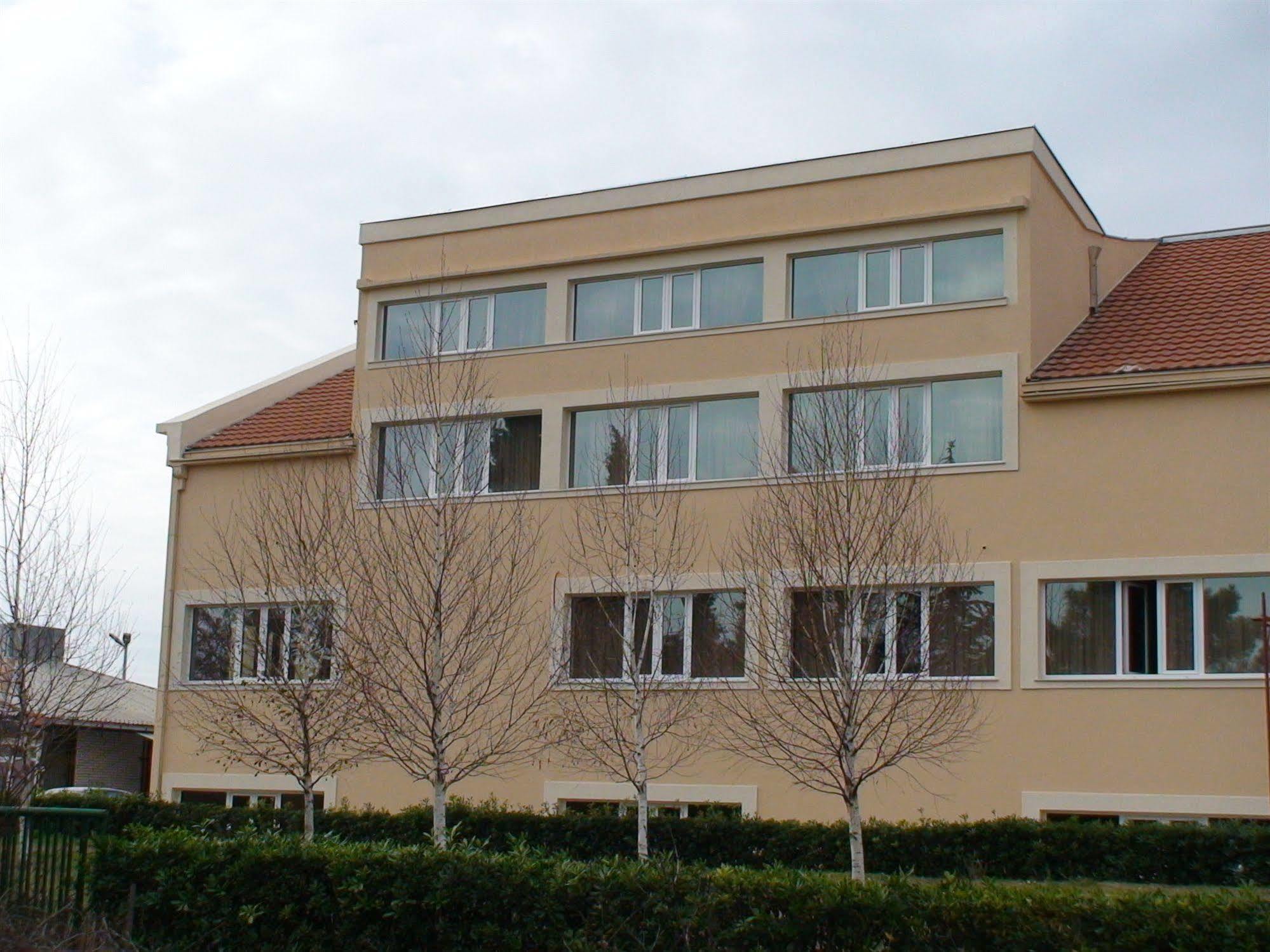 Mali Hotel Bambis Podgorica Extérieur photo